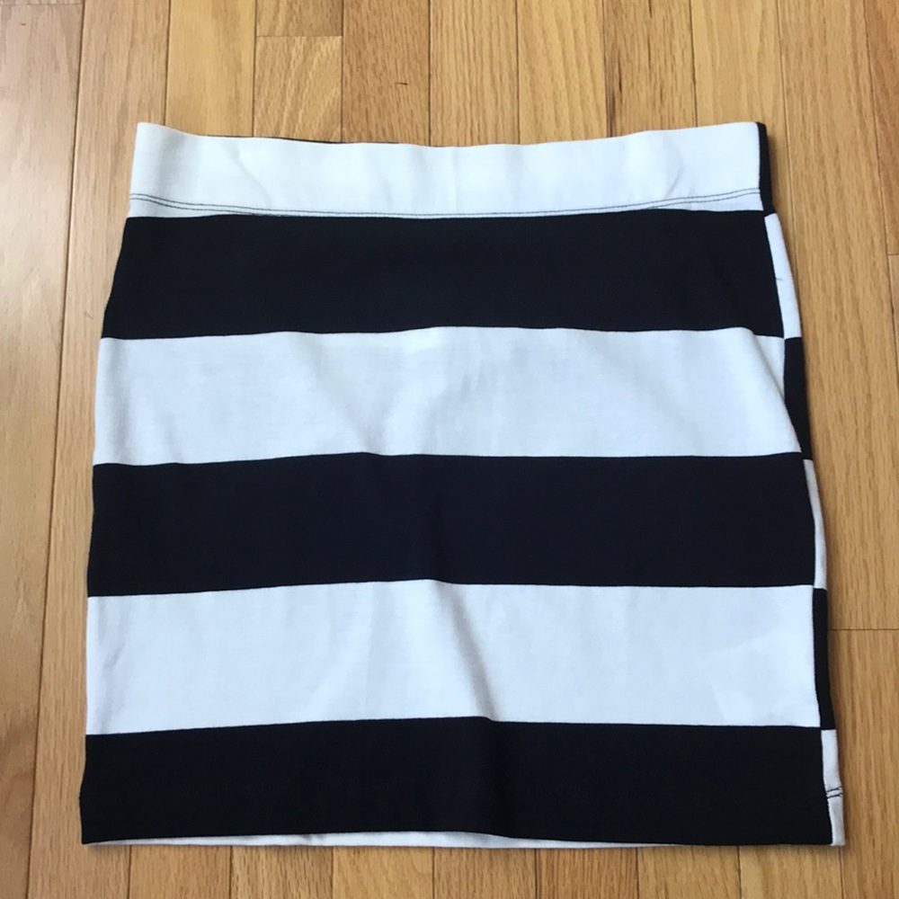 Gap Black and White Skirt